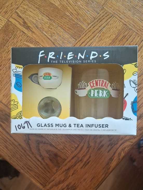 FRIENDS Other - FRIENDS Central Perk Glass Mug & Tea Infuser - Green/Red/White